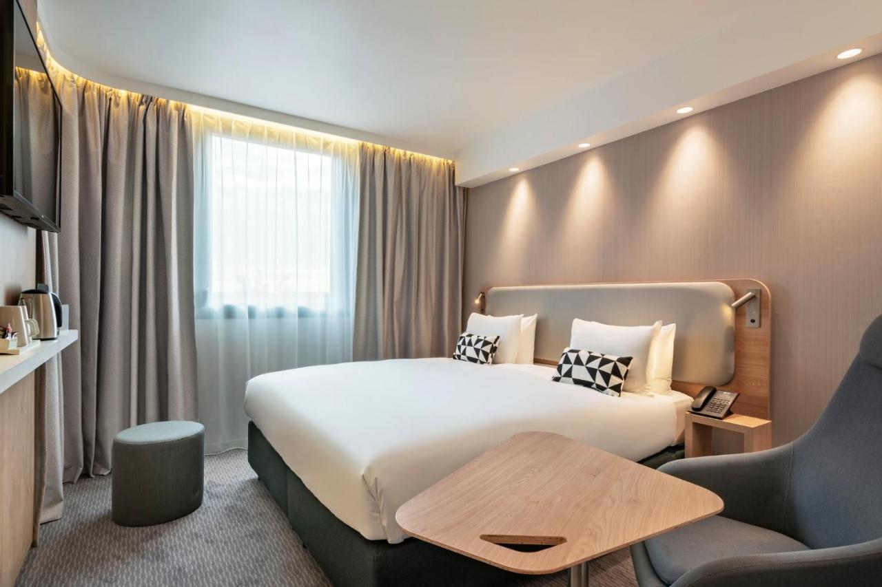 Holiday Inn Express - Marne-La-Vallee Val D'Europe By Ihg バイー・ロマンヴィリエ エクステリア 写真