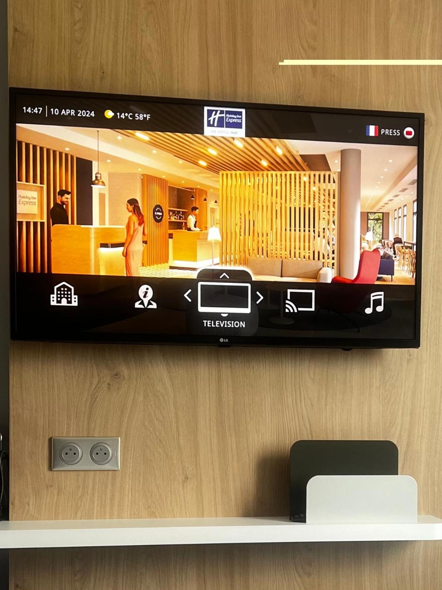 Holiday Inn Express - Marne-La-Vallee Val D'Europe By Ihg バイー・ロマンヴィリエ エクステリア 写真